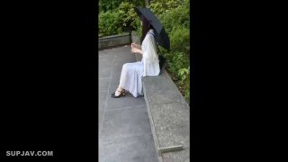 Người mẫu "Encore" dưới cặp kính cận dâm đãng là một cô giáo dạy sex có bộ ngực khủng và khí chất. Cô ấy thích ở trên. Cô ấy cưỡi anh trai KK đến nơi cực khoái và ăn tinh dịch của anh ấy bên trong!u