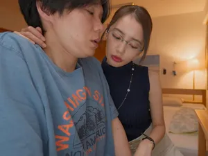 sex supergirl bị thôi miên bởi nhà vật lý trị liệu