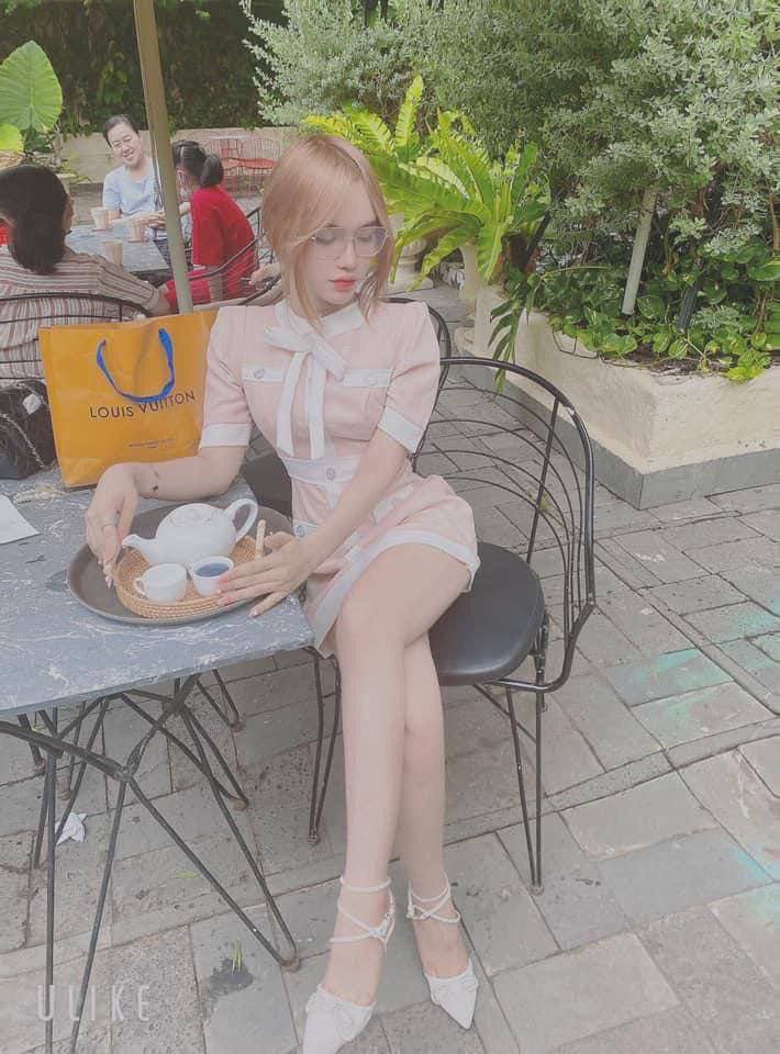 Gái xinh cấp ba ê ẩm lỗ lồn cùng cặc bự của hàng xóm