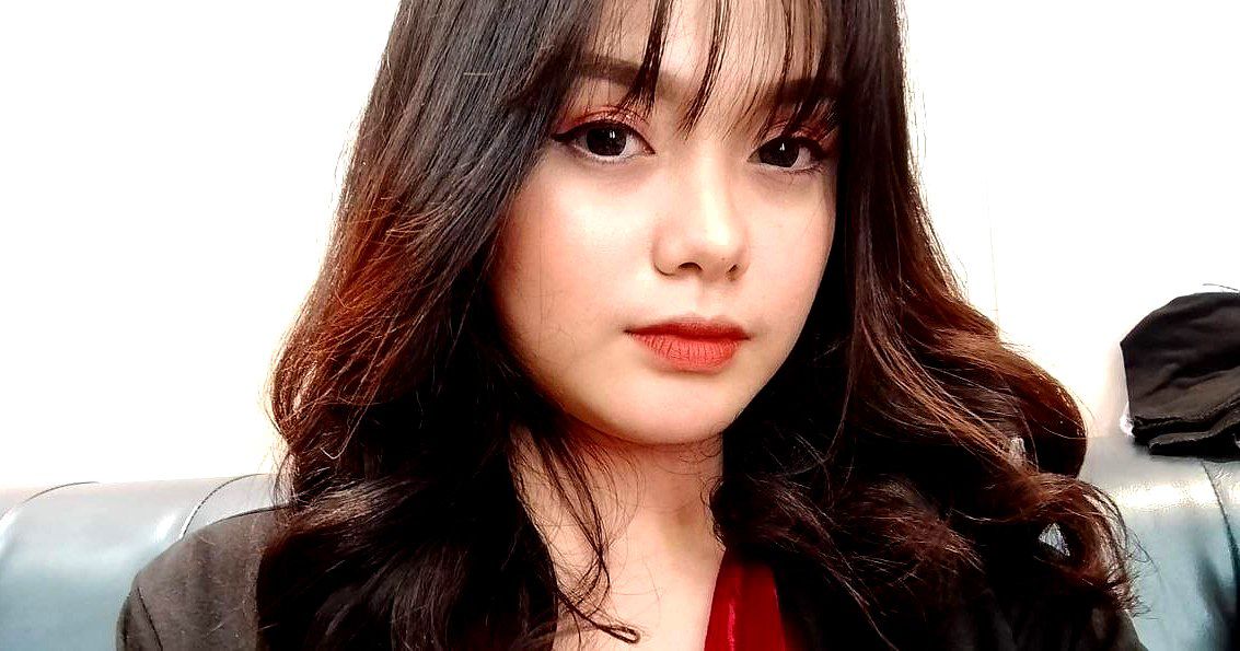 Bất lực nằm dưới gầm giường nghe tiếng vợ rên với đàn em thân tín